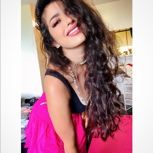 Meet your Posher, Parwana - Picture 1 of 1